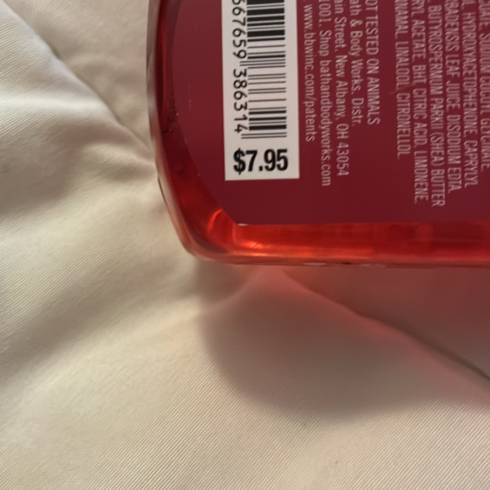 Bath & Body Works Red Foaming Hand Soap Holiday Collection Winter Candy Apple 🍎 - Picture 4 of 4